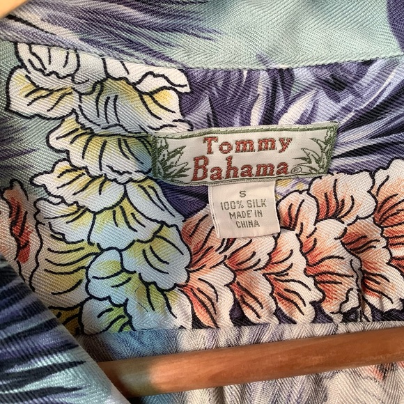 Tommy Bahama crop button front Hawaiian shirt S - Picture 4 of 4